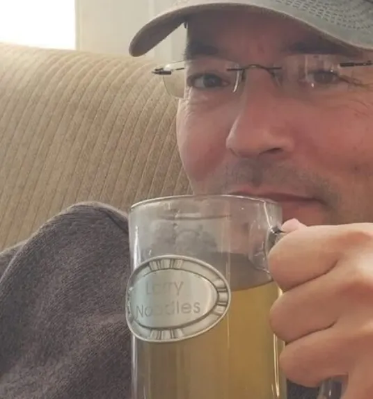 alcohol_monitor_larry_noodles_drinking